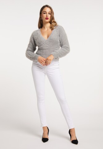 Pullover di faina in grigio