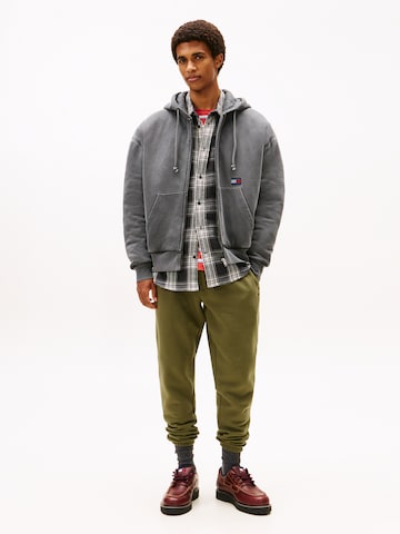 Tommy Jeans Конический (Tapered) Штаны в Зеленый