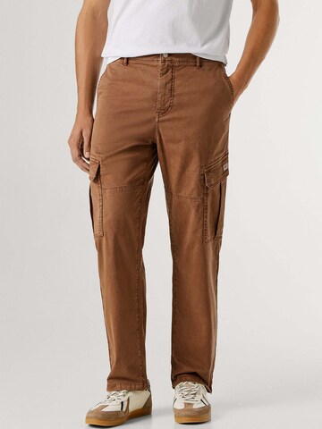Pepe Jeans Regular Cargobroek in Bruin: voorkant