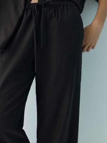 Pull&Bear Wide Leg Bukser i sort