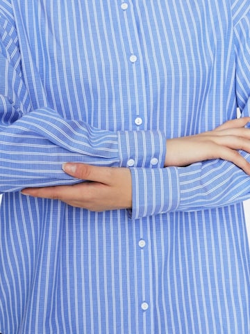 NÜMPH Tričko 'Maressa' – modrá