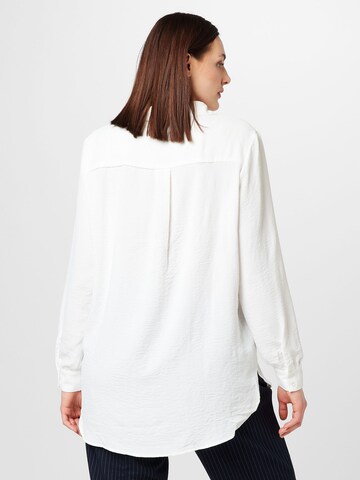 ABOUT YOU Curvy - Blusa 'Frederike' en blanco