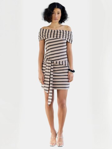 Résumé - Vestido ' NatashaRS ' en marrón: frente