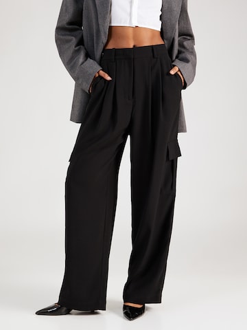 SOAKED IN LUXURY Wide leg Cargo Pants 'Shirley' in Black: front