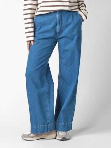 Jean ' Lydia ' Klitmøller en bleu