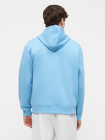 new balance Sweatshirt 'Sport Essentials' in Blauw