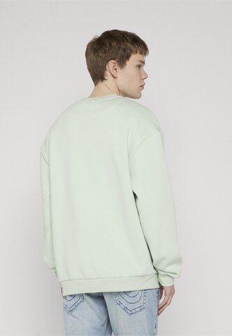 Urban Classics Sweatshirt in Grün