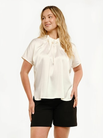 Top ' PIP ' di Liberte Essentiel in bianco: frontale