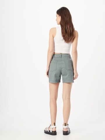 GAP Regular Shorts in Grün