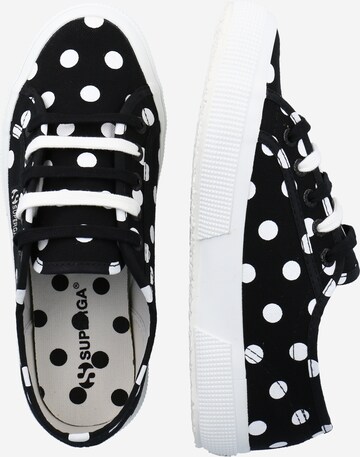 Baskets basses SUPERGA en noir