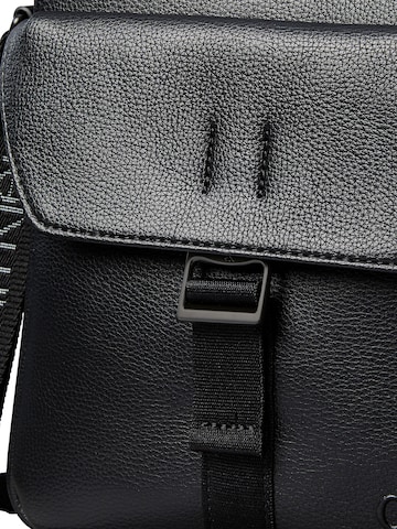 Calvin Klein Crossbody Bag in Black