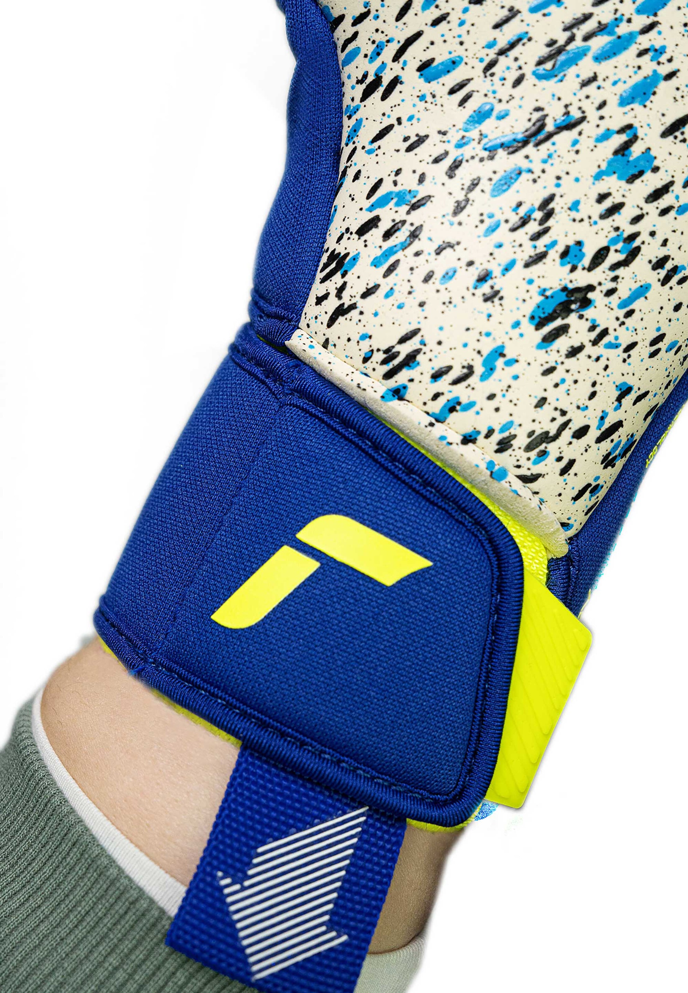 REUSCH Sports gloves 'Fastgrip Fusion' in Blue