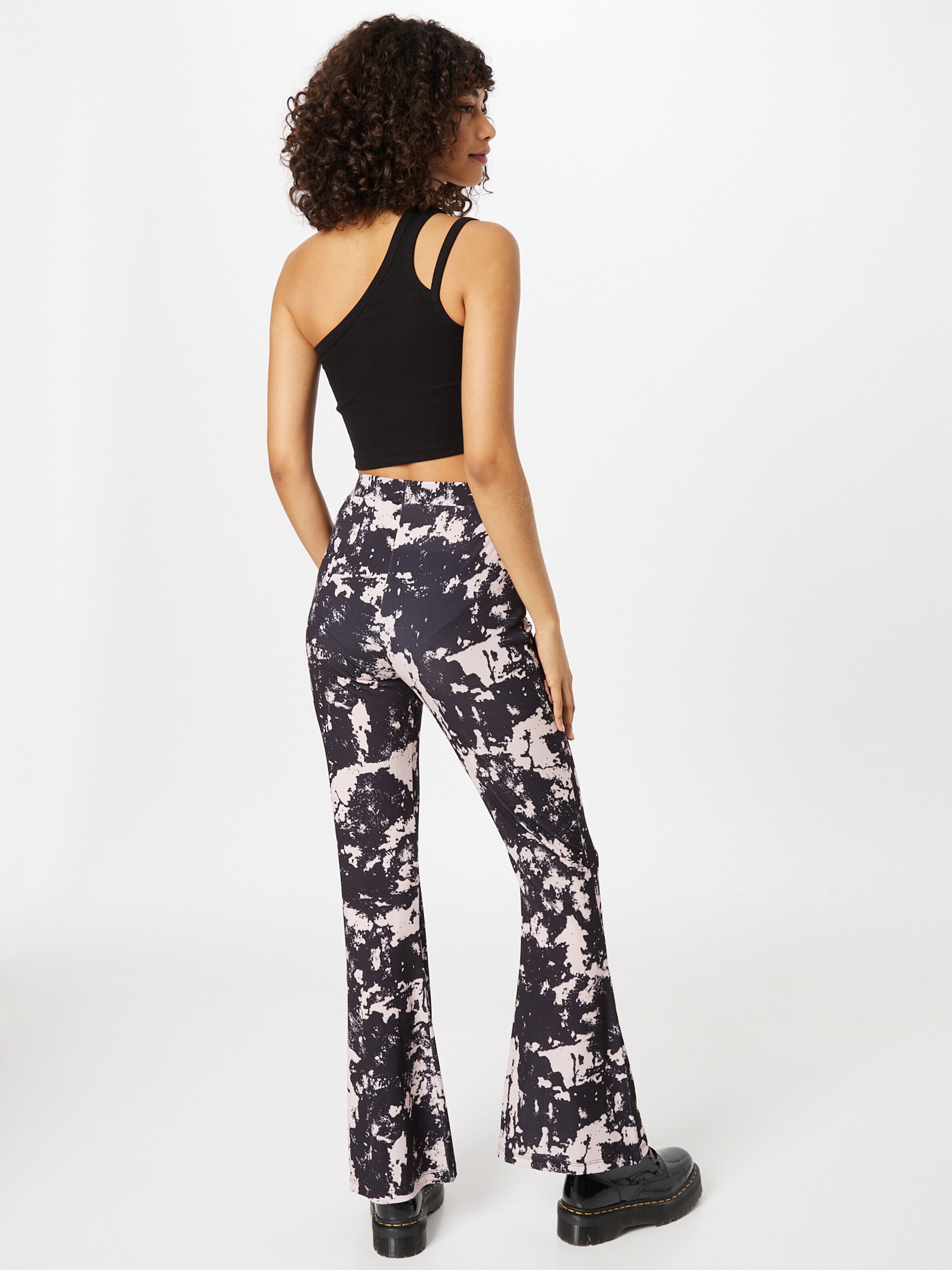 Nasty Gal Flared Broek Tie Dye in Pastelroze ABOUT YOU