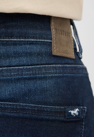 MUSTANG Loosefit Jeans ' Madison' in Blau
