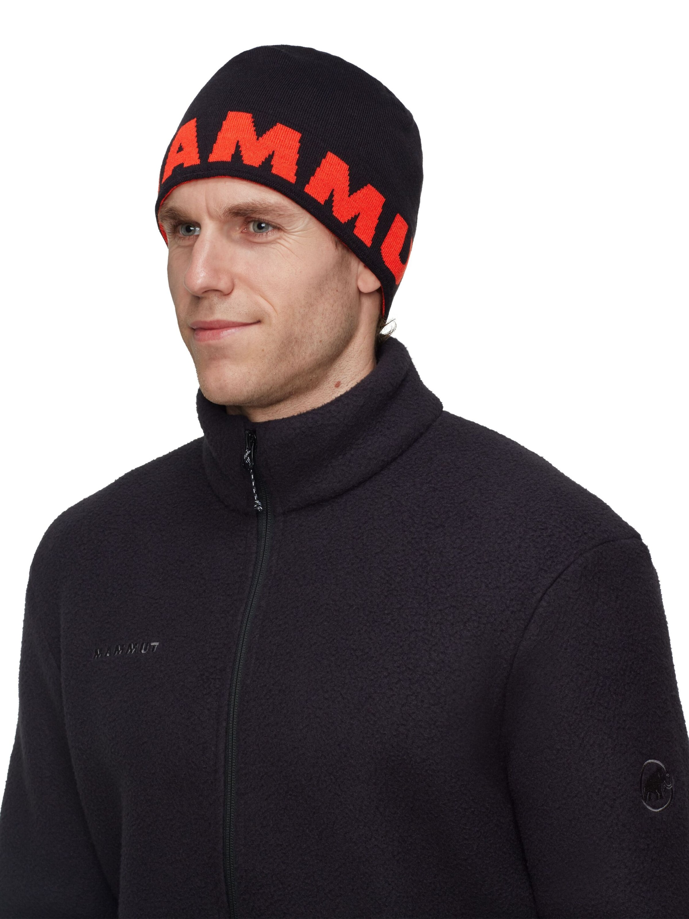 MAMMUT Athletic Hat in Black: front