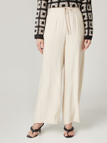 Wide leg Pantaloni 'Janay' de la Guido Maria Kretschmer Women pe bej: față