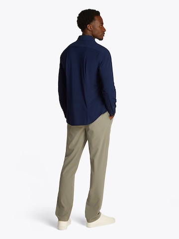 Coupe regular Chemise TOMMY HILFIGER en bleu : derrière