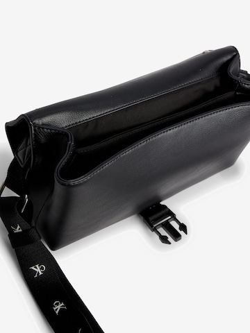 Calvin Klein Jeans - Bolso de hombro en negro