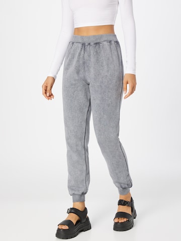 Nasty Gal Tapered Broek in Grijs: voorkant