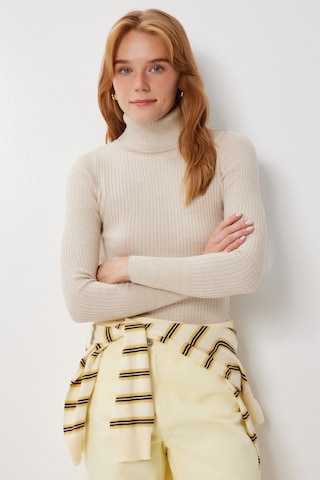 Pullover di Happiness İstanbul in beige: frontale