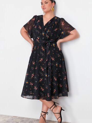 Trendyol Curve Платье в Смешанный