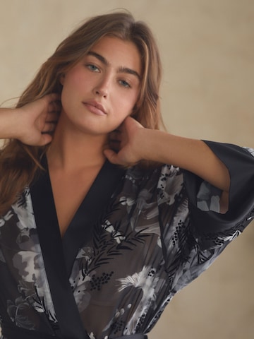 Halat pentru dimineață de la B by Ted Baker pe negru