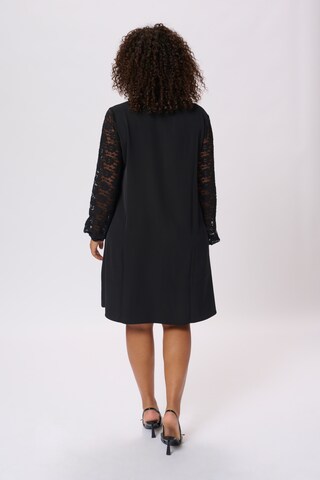 Robe de cocktail 'Milli' KAFFE CURVE en noir