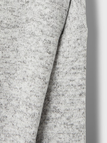 Pull-over 'Victi' NAME IT en gris