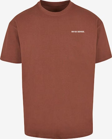 9N1M SENSE Shirt 'Dubai World' in Bruin: voorkant