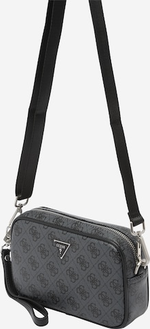 Sac à bandoulière 'Vezzola' GUESS en noir : devant