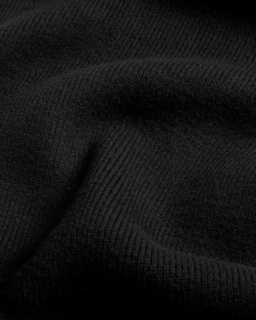 Lyle & Scott Scarf in Black