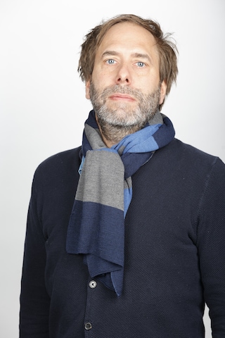 Real Guys Modischer Feinstrickschal, weich und robust in Blau: Vorderseite