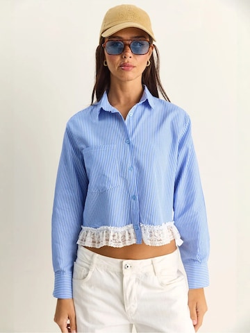 Camicia da donna di Bianco Lucci in blu: frontale