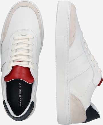 TOMMY HILFIGER Sneaker in Weiß