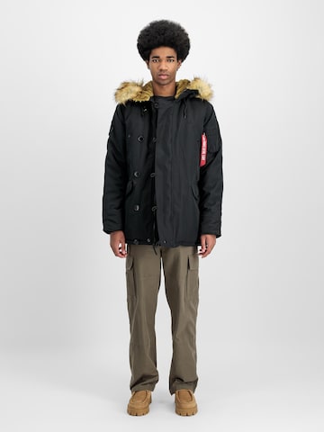 ALPHA INDUSTRIES Vinterparkas 'Explorer' i svart