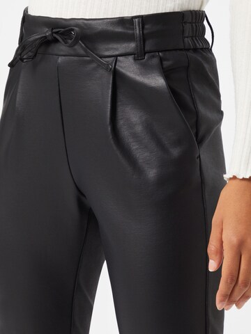 Coupe slim Pantalon à pince 'Poptrash' ONLY en noir