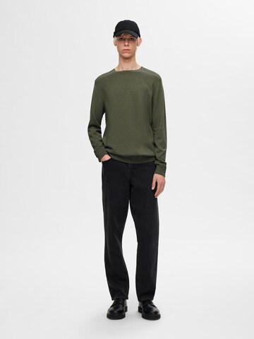 SELECTED HOMME Klasický střih Svetr 'SLHBerg' – zelená