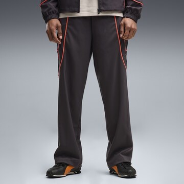 PUMA Loosefit Sportbroek 'AC Milan Pumatech-X' in Grijs: voorkant