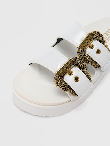Versace Jeans Couture Pantolette 'FONDO ARIZONA' in Weiß