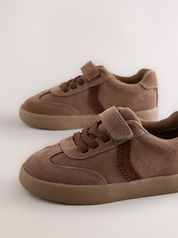 Sneaker di Next in marrone