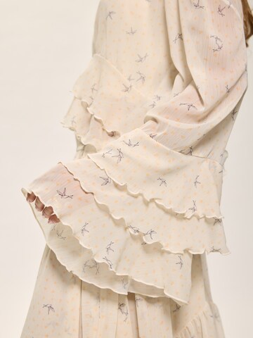 Kamila Šikl Μπλούζα σε μπεζ