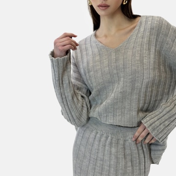 Elara Workwear in Grey