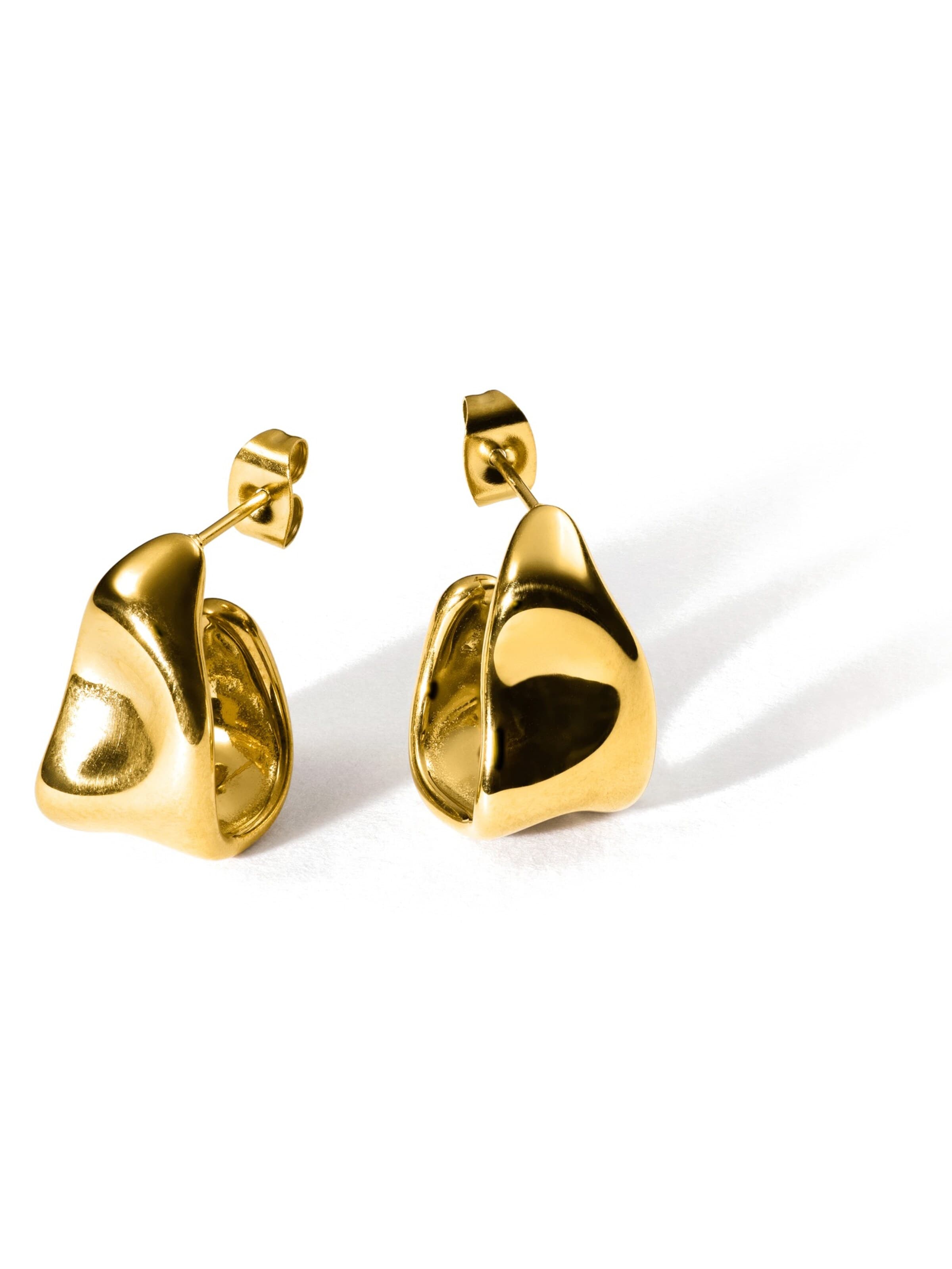 hiBALI Earrings 'Bold Wavys' in Gold: front