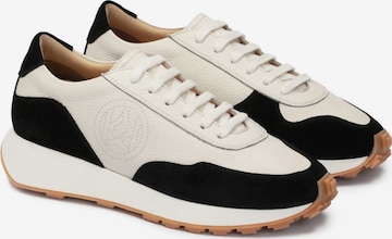 Sneaker bassa di Kazar in bianco: frontale