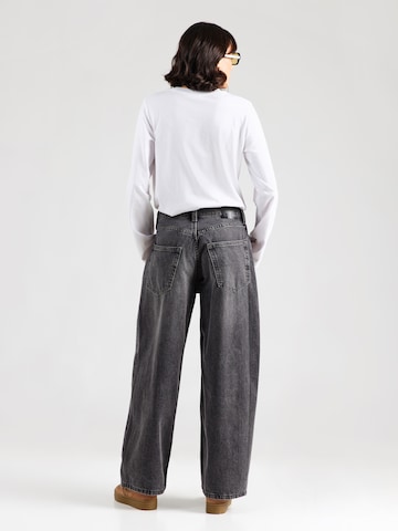 Monki Baggy Jeans in Black