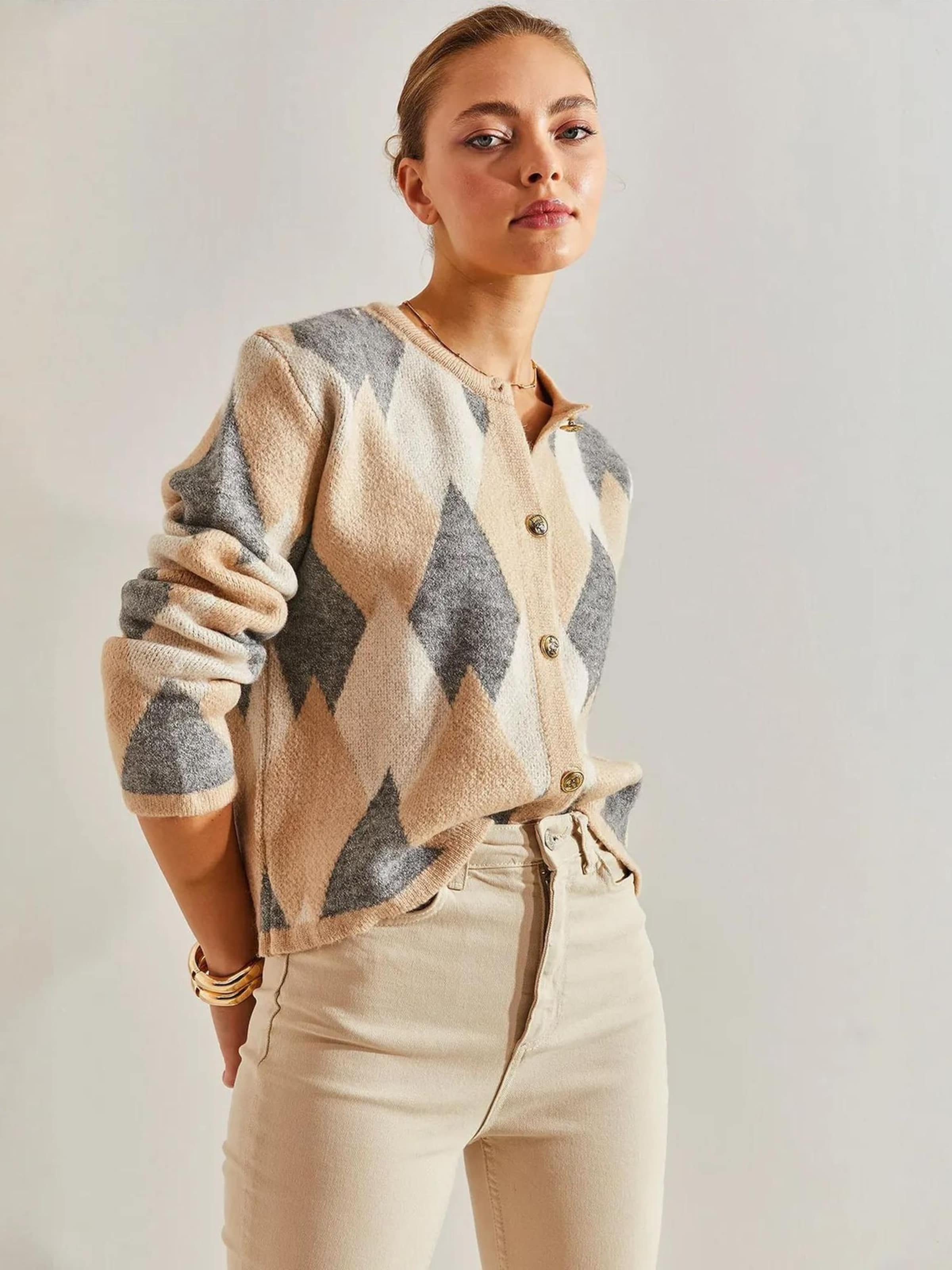 Bianco Lucci Knit Cardigan in Beige