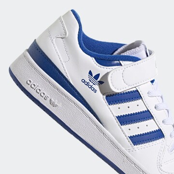 ADIDAS ORIGINALS - Sapatilhas 'Forum Low' em branco