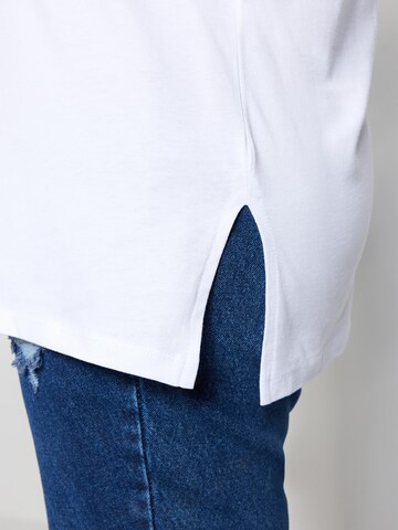 Trendyol Curve - Camiseta en blanco