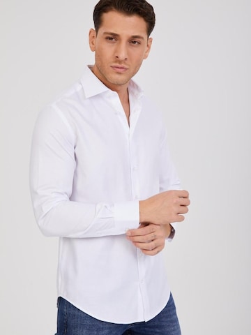 7Camicie - Ajuste estrecho Camisa de negocios 'Firenze Satin Man Shirt Black' en blanco
