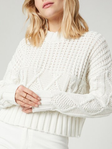 Guido Maria Kretschmer Women Sweater 'ARLENE' in White